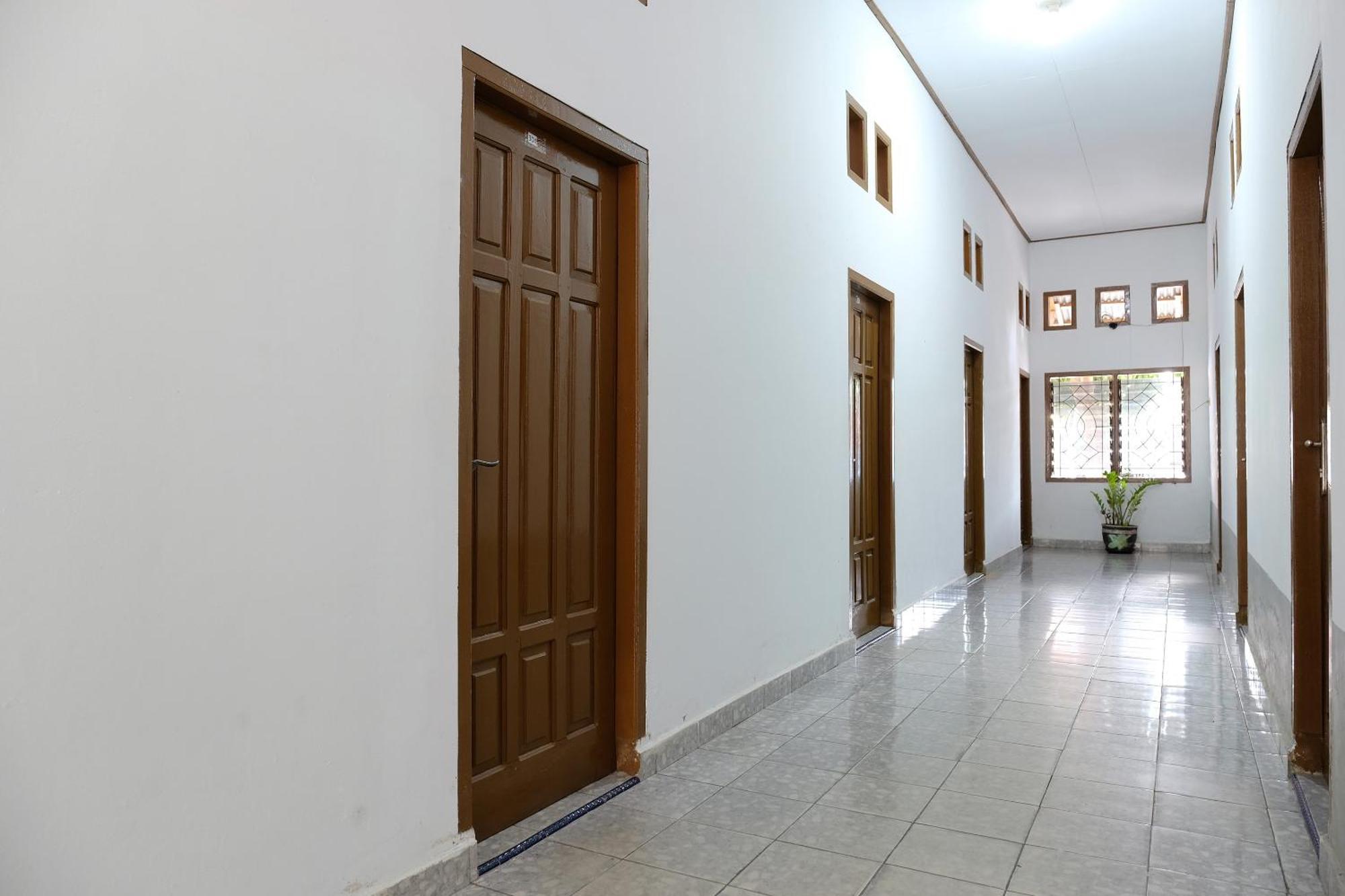 Hotel Oyo 2766 Kezia Kost Tanjung Pandan Exteriér fotografie