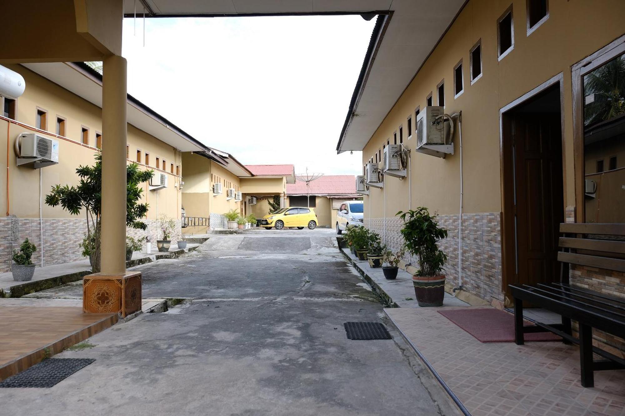 Hotel Oyo 2766 Kezia Kost Tanjung Pandan Exteriér fotografie