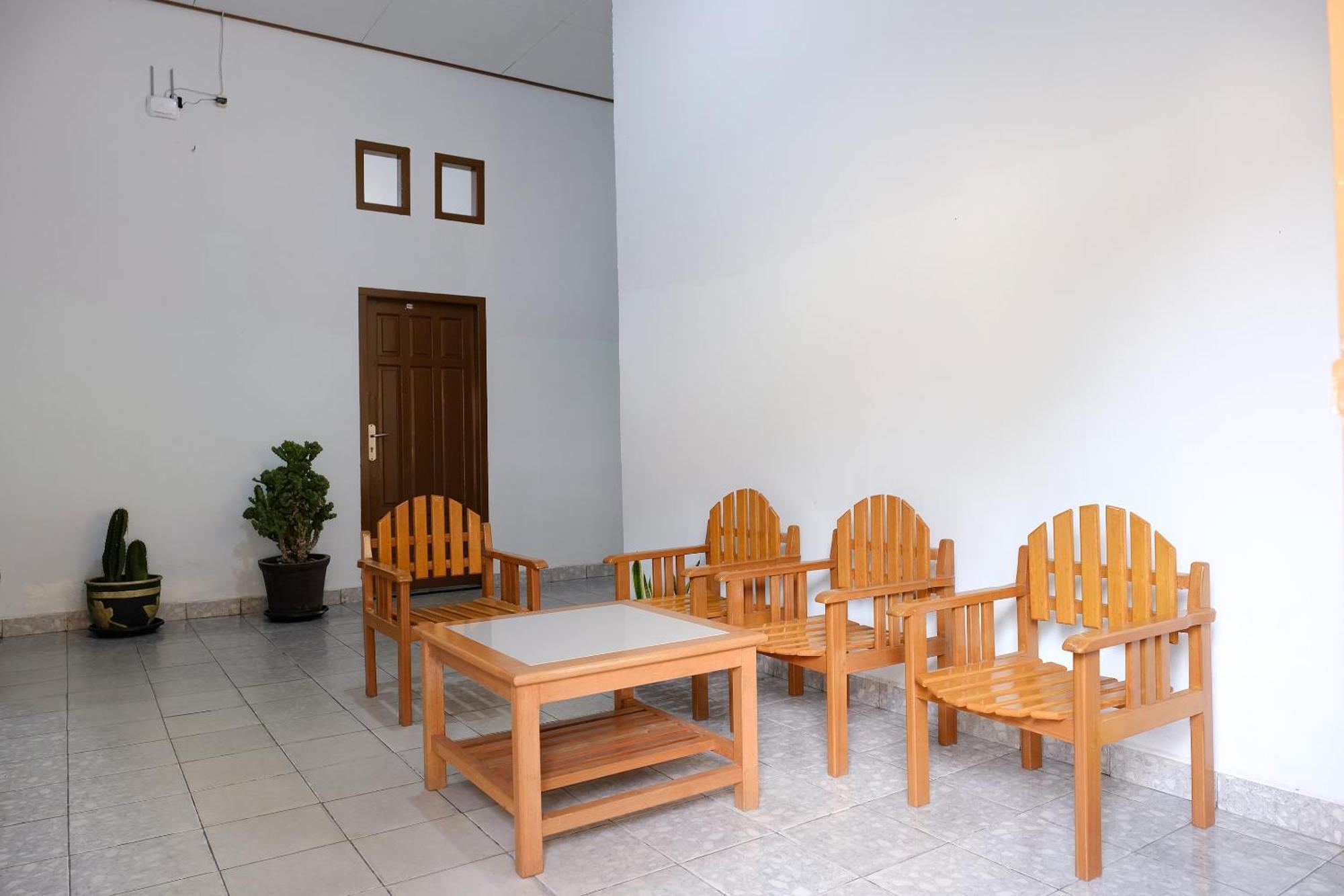 Hotel Oyo 2766 Kezia Kost Tanjung Pandan Exteriér fotografie